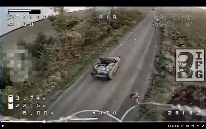 ポクロウシク周辺の補給路を攻撃する道路遮断ドローンの映像