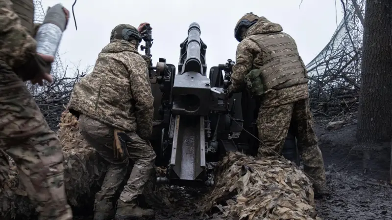 米国によるウクライナ向け武器供与の一部停止を伝える資料